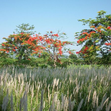 里拉瓦莱度假村 Nong Nam Daeng 外观 照片